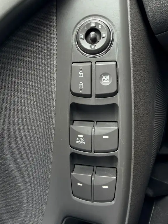 2013 Hyundai Elantra GLS 4dr Sedan (1.8L 4cyl 6M) - Photo 15