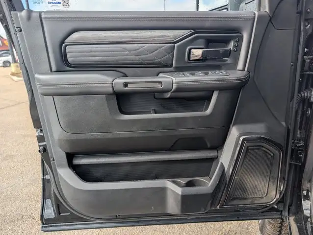 2025 Ram 2500 Limited - Photo 17