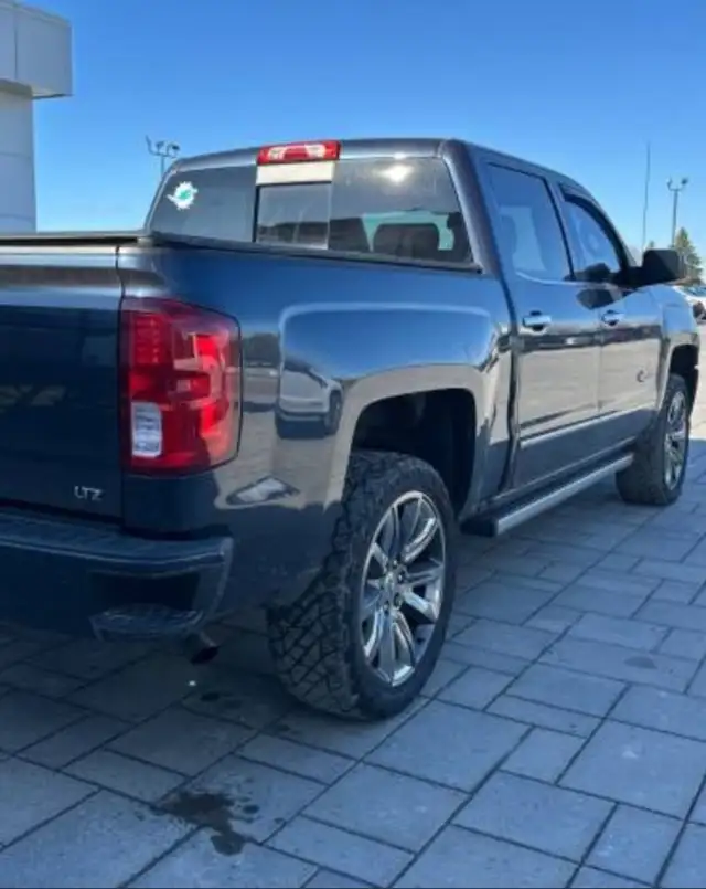 2018 Chevrolet Silverado 1500 - Photo 2