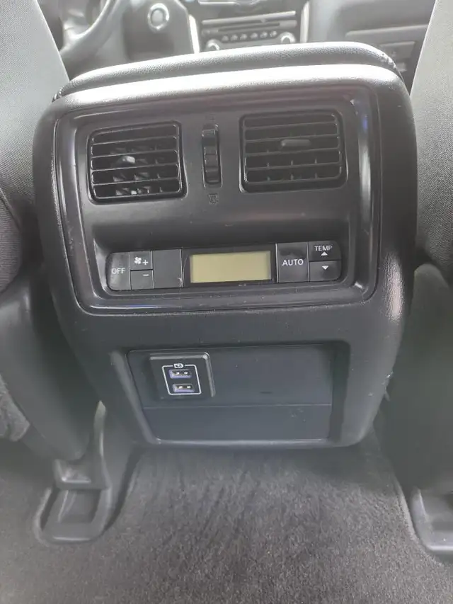 Nissan Pathfinder SV Tech 2018 SV TECH AWD 7 PLACES EXTRA CLEAN - Photo 14