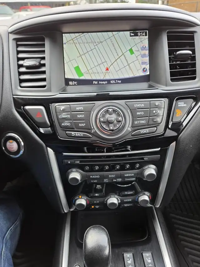 Nissan Pathfinder SV Tech 2018 SV TECH AWD 7 PLACES EXTRA CLEAN - Photo 24