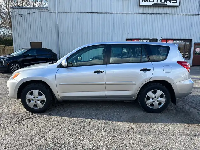 2011 Toyota RAV4 | ONE OWNER | LOW KMS! | - Photo 2
