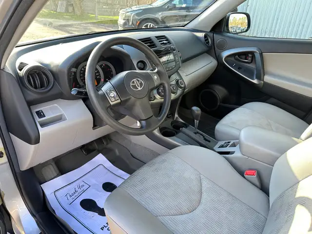2011 Toyota RAV4 | ONE OWNER | LOW KMS! | - Photo 11