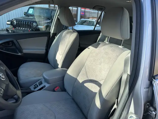 2011 Toyota RAV4 | ONE OWNER | LOW KMS! | - Photo 13