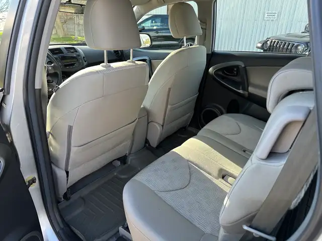 2011 Toyota RAV4 | ONE OWNER | LOW KMS! | - Photo 14