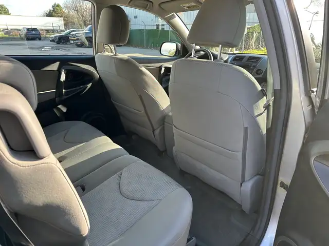 2011 Toyota RAV4 | ONE OWNER | LOW KMS! | - Photo 17