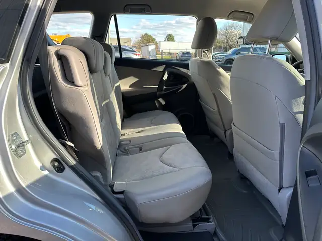 2011 Toyota RAV4 | ONE OWNER | LOW KMS! | - Photo 18