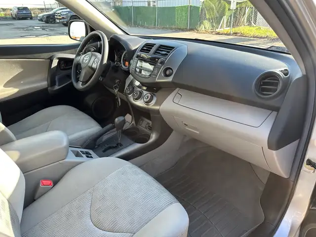 2011 Toyota RAV4 | ONE OWNER | LOW KMS! | - Photo 20