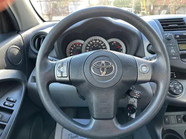 2011 Toyota RAV4 | ONE OWNER | LOW KMS! | - Photo 24