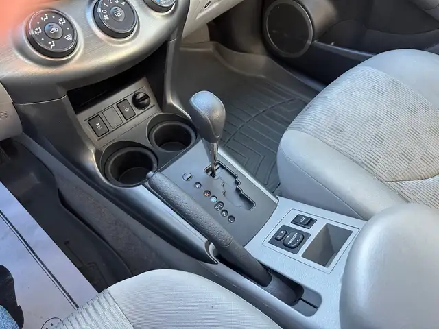 2011 Toyota RAV4 | ONE OWNER | LOW KMS! | - Photo 29