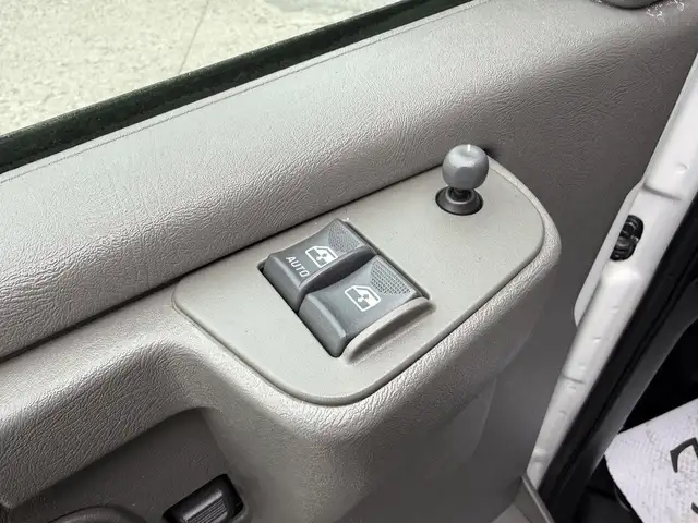 2004 Chevrolet Express 3500 8 Passenger Cargo Van - Photo 15