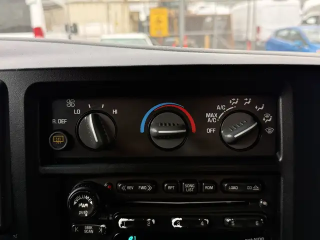 2004 Chevrolet Express 3500 8 Passenger Cargo Van - Photo 26