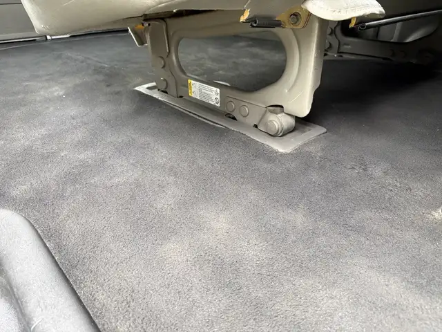 2004 Chevrolet Express 3500 8 Passenger Cargo Van - Photo 35