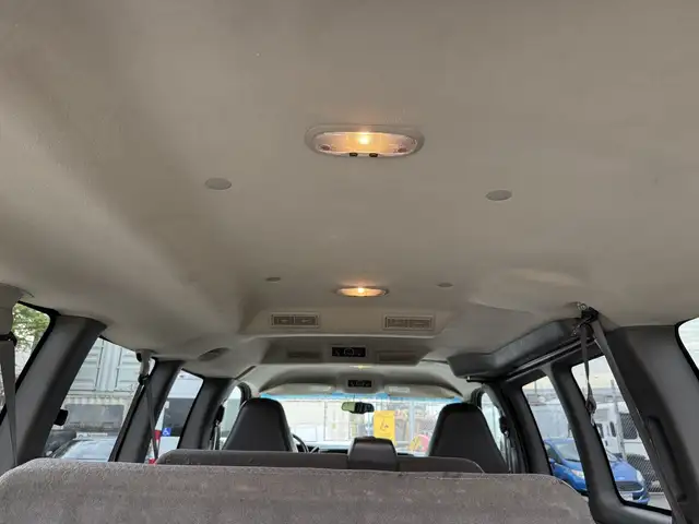 2004 Chevrolet Express 3500 8 Passenger Cargo Van - Photo 39