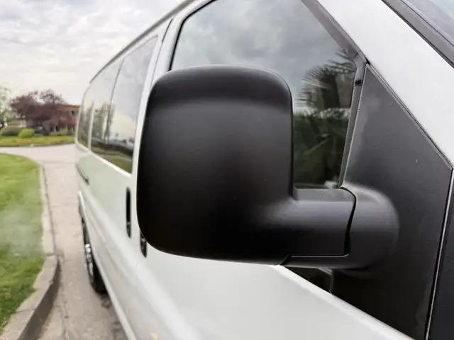 2004 Chevrolet Express 3500 8 Passenger Cargo Van - Photo 44
