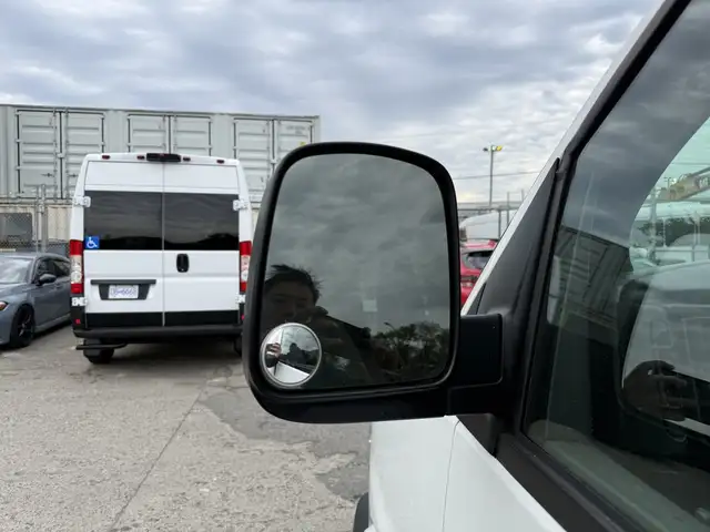 2004 Chevrolet Express 3500 8 Passenger Cargo Van - Photo 45