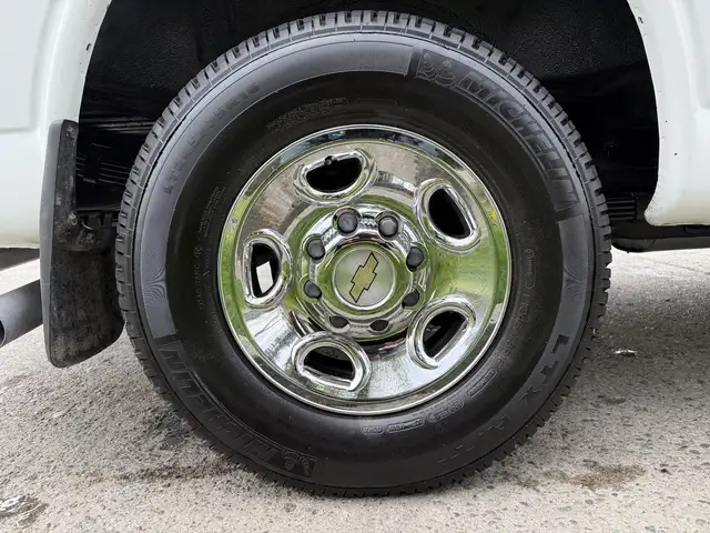 2004 Chevrolet Express 3500 8 Passenger Cargo Van - Photo 49