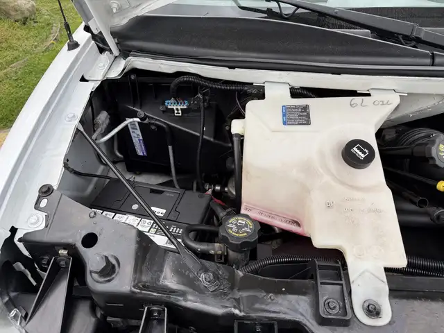 2004 Chevrolet Express 3500 8 Passenger Cargo Van - Photo 56