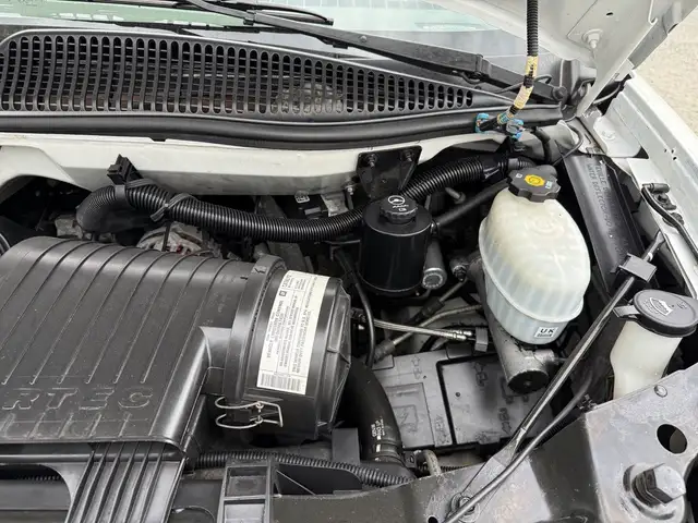 2004 Chevrolet Express 3500 8 Passenger Cargo Van - Photo 58