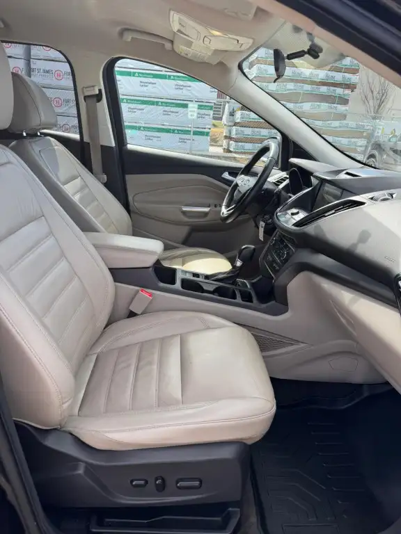 2017 Ford Escape SE | AWD : Heated Seats, Backup Camera - Photo 10