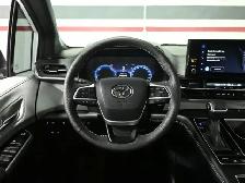 2025 Toyota Sienna XLE 8-Passenger No Accident Sunroof Digital D - Photo 12