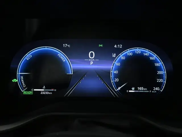 2025 Toyota Sienna XLE 8-Passenger No Accident Sunroof Digital D - Photo 13