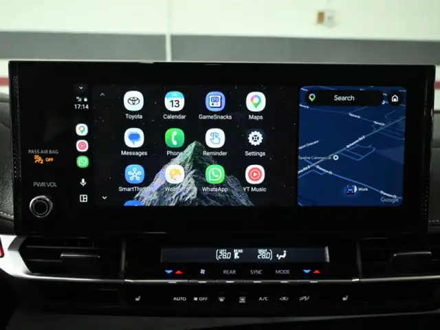 2025 Toyota Sienna XLE 8-Passenger No Accident Sunroof Digital D - Photo 17