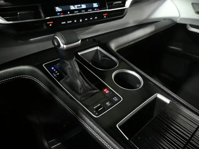 2025 Toyota Sienna XLE 8-Passenger No Accident Sunroof Digital D - Photo 20