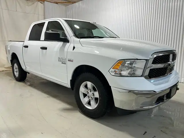 RAM 1500 Classic Slt Awd V8 2023 a vendre - Photo 4
