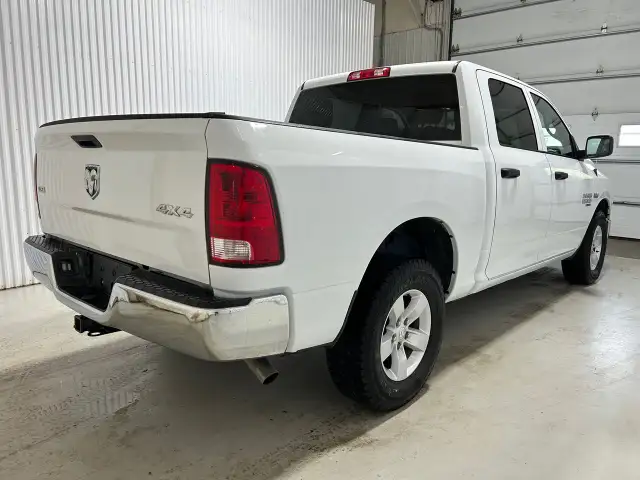 RAM 1500 Classic Slt Awd V8 2023 a vendre - Photo 5