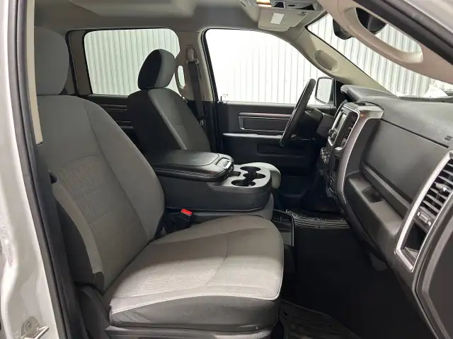 RAM 1500 Classic Slt Awd V8 2023 a vendre - Photo 17