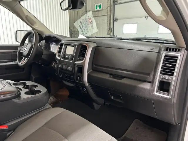 RAM 1500 Classic Slt Awd V8 2023 a vendre - Photo 18