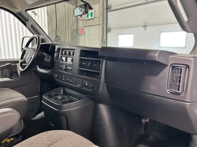 GMC Savana Cargo A/c 2500 Courte 2023 à vendre - Photo 17