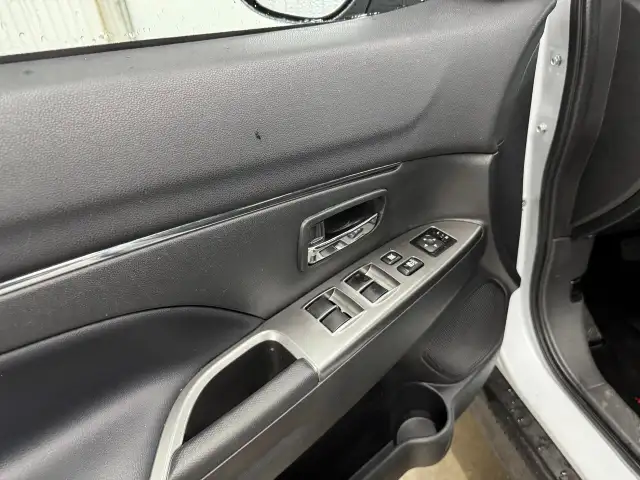 Mitsubishi RVR Sel Awc Mags 2023 à vendre - Photo 11