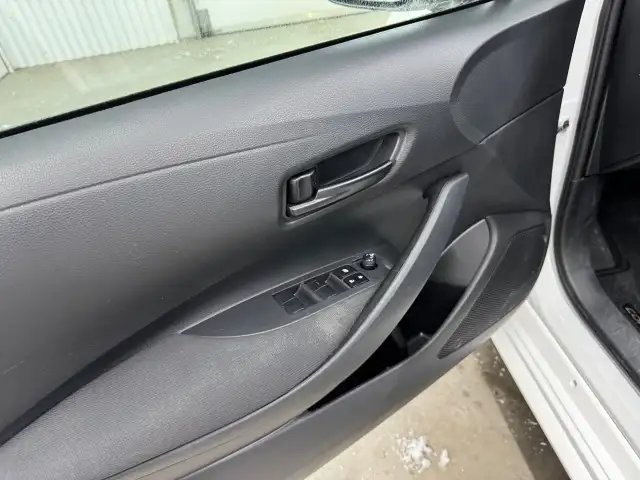 Toyota Corolla Le Sièges Chauffant 2023 à vendre - Photo 23