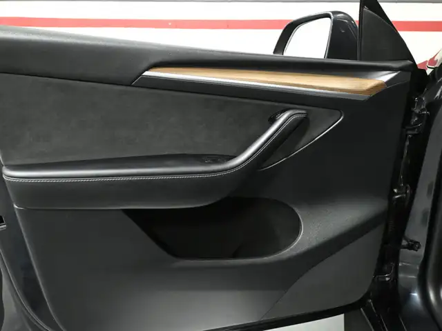 2024 Tesla Model Y Performance No Accident Dual Motor Autopilot - Photo 11
