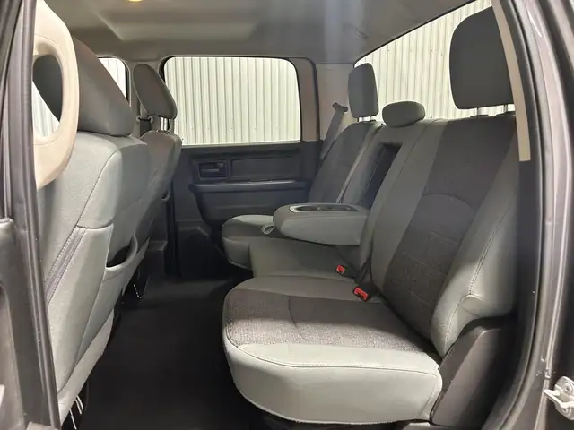 RAM 1500 Classic Express cabine d'équipe 4x4 caisse de 5 pi 7 po - Photo 14