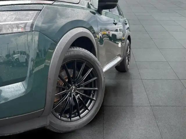 2022 Nissan Pathfinder Platinum Platinum|Accident Free| Finan... - Photo 2