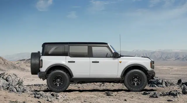 2026 Ford Bronco BADLANDS | HIGH/LUX PACKAGE | SASQUATCH PACKAGE - Photo 3