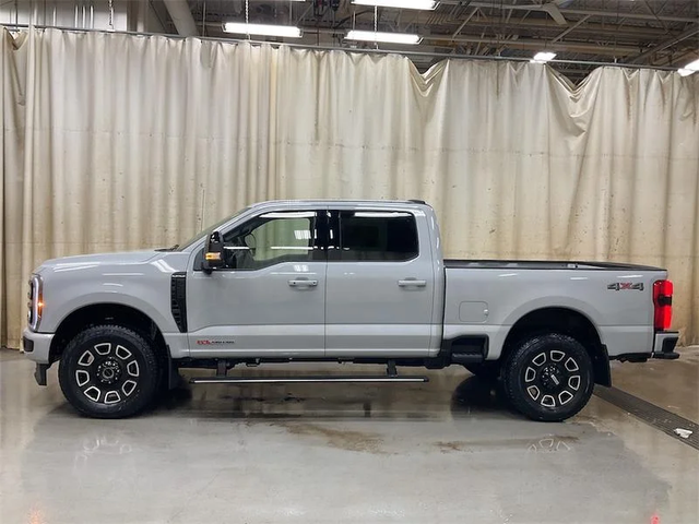 2026 FORD F-350 Super Duty Platinum - Photo 2