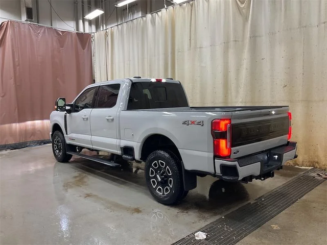 2026 FORD F-350 Super Duty Platinum - Photo 4