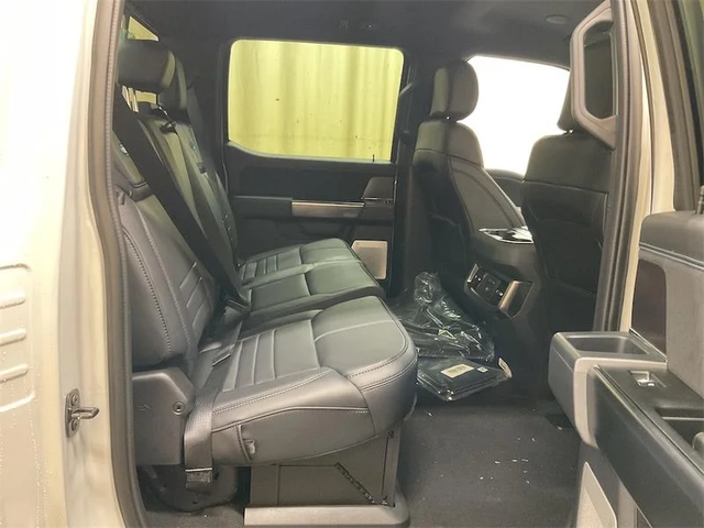 2026 FORD F-350 Super Duty Platinum - Photo 14