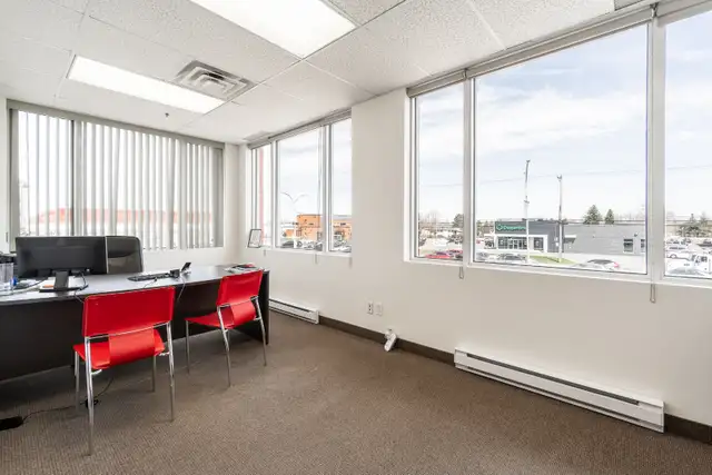 À LOUER - BUREAUX-FOR RENT - PROFESSIONAL OFFICES - WEST ISLAND - Photo 3