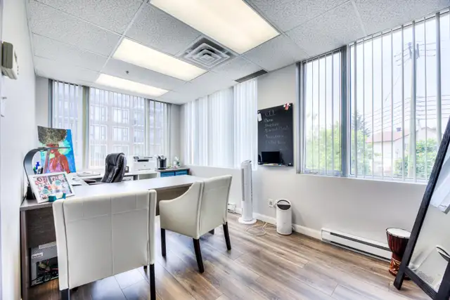 À LOUER - BUREAUX-FOR RENT - PROFESSIONAL OFFICES - WEST ISLAND - Photo 5