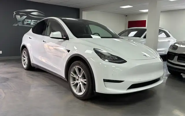 2021 Tesla Model Y Long Range AWD - Photo 2
