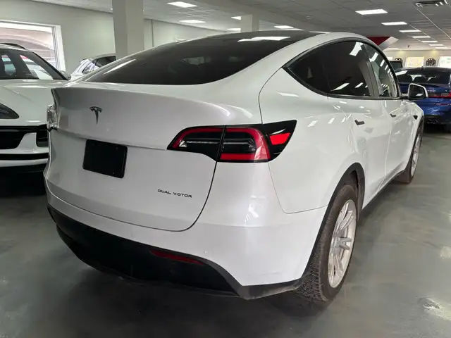 2021 Tesla Model Y Long Range AWD - Photo 3
