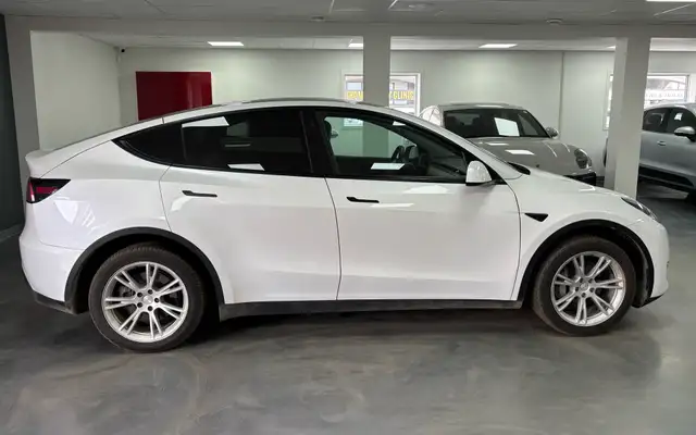 2021 Tesla Model Y Long Range AWD - Photo 5