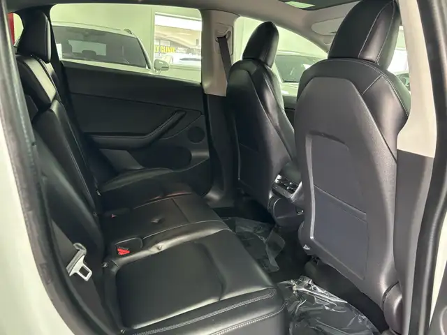 2021 Tesla Model Y Long Range AWD - Photo 17