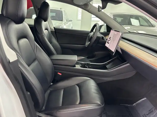 2021 Tesla Model Y Long Range AWD - Photo 18