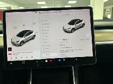 2021 Tesla Model Y Long Range AWD - Photo 19